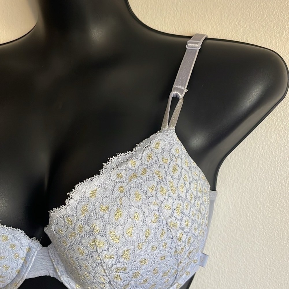 VS Bra - Picture 3 of 4